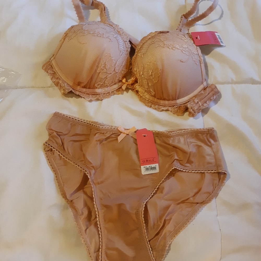 Tan Soft And Sexy Lace Bra & Panty Set 32A Bra Set